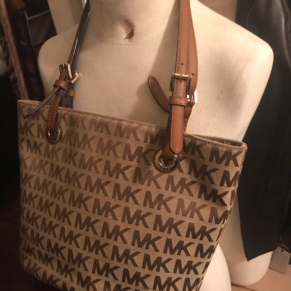 Authentic Micheal kors purse